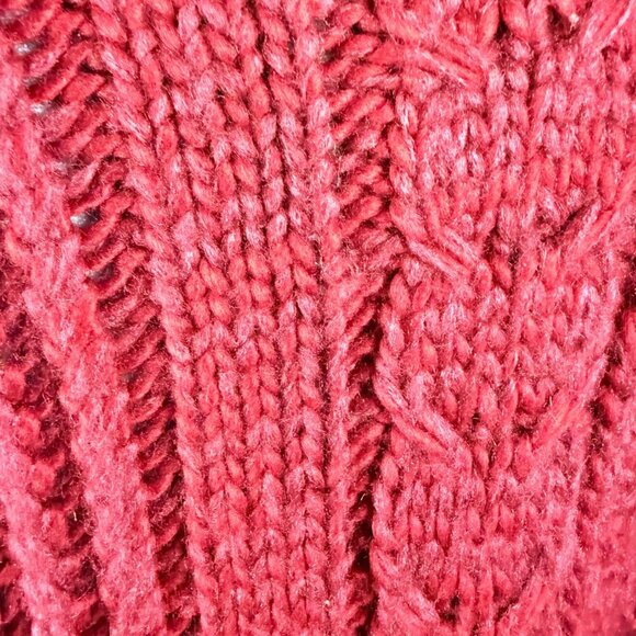 Luxury Red Knitted Poncho with Plush Fur Collar - Cable Knit Fringe Wrap Shawl - Picture 8 of 10